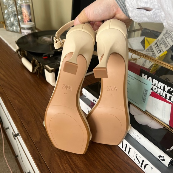 ZARA Strappy Square Toe Heels - Picture 5 of 6